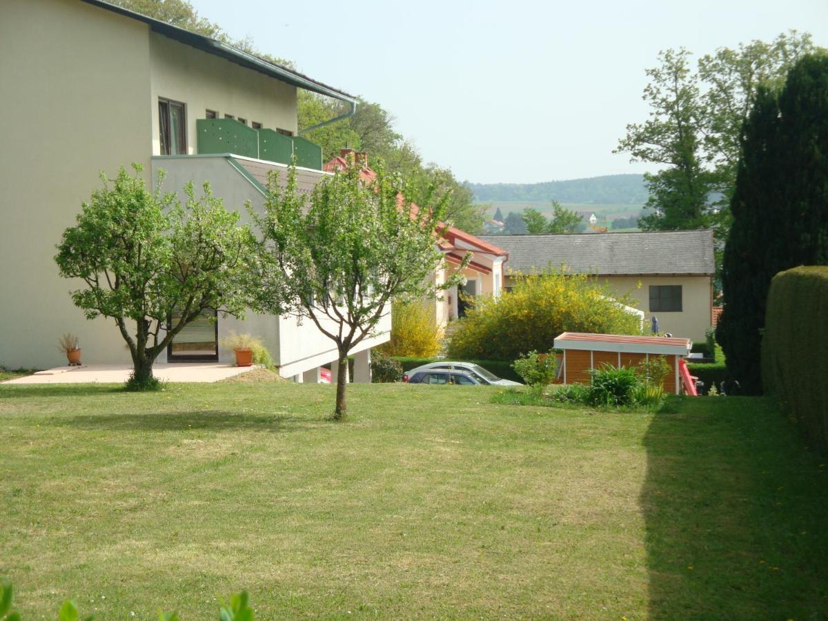 Haus Camelia Bed & Breakfast Bad Tatzmannsdorf Exterior photo